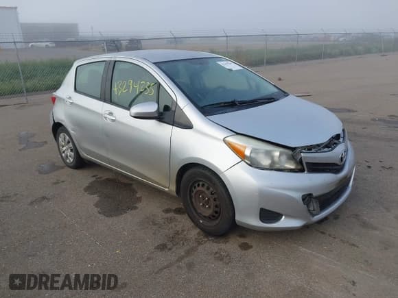 ✅ 2012 Toyota Yaris LE • VIN: JTDKTUD32CD505630 • Lot: 43294235. Wystawiony na IAAI z przebiegiem 164 160 mil. Bezpłatny archiwum sprzedaży aukcyjnych z USA i szczegółowy raport historii pojazdu na DreamBid. Zdjęcie 1.