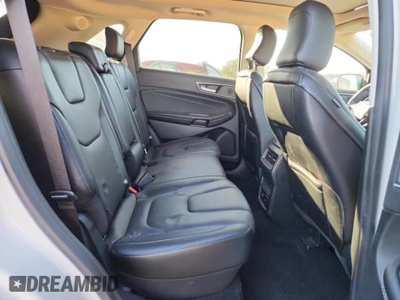 ✅ 2022 Ford Edge Titanium • VIN: 2FMPK4K90NBA75441 • Lot: 82409855. Wystawiony na Copart z przebiegiem 20 765 mil. Bezpłatny archiwum sprzedaży aukcyjnych z USA i szczegółowy raport historii pojazdu na DreamBid. Zdjęcie 11.