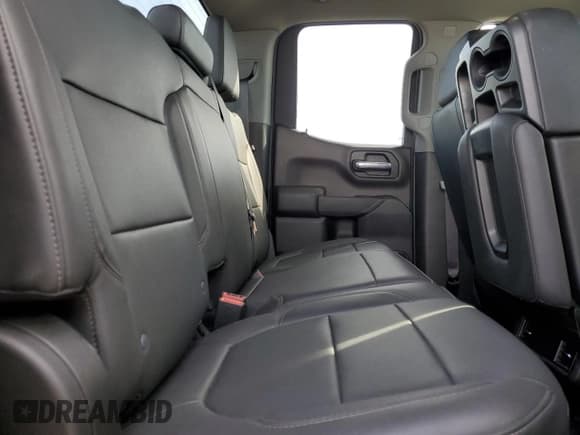 ✅ 2022 GMC Sierra 1500 • VIN: 1GTR9AEK3NZ159174 • Lot: 87674255. Wystawiony na Copart z przebiegiem 50 980 mil. Bezpłatny archiwum sprzedaży aukcyjnych z USA i szczegółowy raport historii pojazdu na DreamBid. Zdjęcie 10.