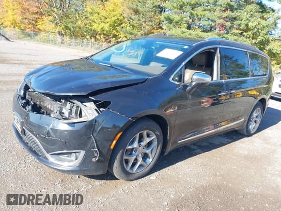✅ 2018 Chrysler Pacifica Limited • VIN: 2C4RC1GG5JR321465 • Lot: 43484376. Wystawiony na IAAI z przebiegiem 76 212 mil. Bezpłatny archiwum sprzedaży aukcyjnych z USA i szczegółowy raport historii pojazdu na DreamBid. Zdjęcie 2.