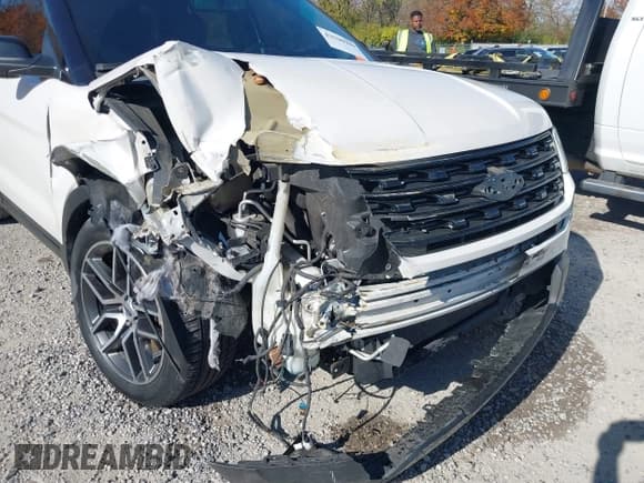 ✅ 2016 Ford Explorer Sport • VIN: 1FM5K8GT1GGB16769 • Lot: 43590989. Listed on IAAI with 114,618 mi. Free auction sales archive from the USA and detailed vehicle history report at DreamBid. Image 6.