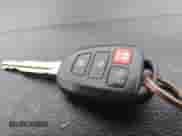 2016 Toyota Camry SE z VIN 4T1BF1FKXGU525135, wystawiony jako IAAI lot #43083684 z przebiegiem 152 966 mil mil oraz . Historia ofert i sprzedaży dostępna na DreamBid. Obrazek 11.