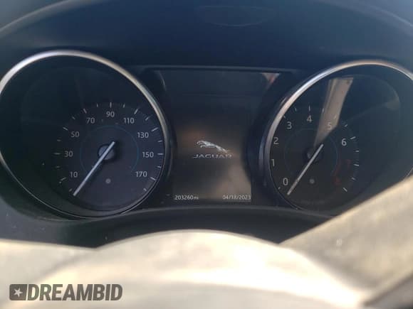 ✅ 2017 Jaguar XE 25t • VIN: SAJAR4BG5HA951765 • Lot: 46516203. Wystawiony na Copart z przebiegiem 203 260 mil. Bezpłatny archiwum sprzedaży aukcyjnych z USA i szczegółowy raport historii pojazdu na DreamBid. Zdjęcie 9.