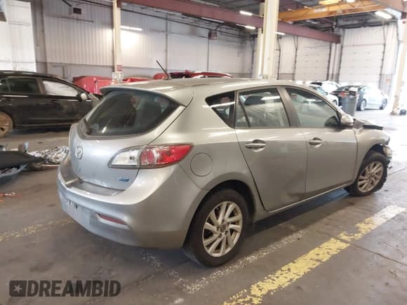 ✅ 2013 Mazda 3 i Touring • VIN: JM1BL1L89D1706469 • Лот: 43528087. Опубликован ранее на IAAI с пробегом Не указан. Бесплатный доступ к архиву аукционных продаж из США и подробный отчёт об истории автомобиля на DreamBid. Изображение 4.