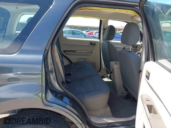 ✅ 2008 Ford Escape XLS • VIN: 1FMCU02Z28KD32661 • Lot: 42316426. Listed on IAAI with 184,552 mi. Free auction sales archive from the USA and detailed vehicle history report at DreamBid. Image 8.