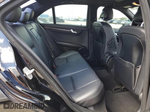 ✅ 2013 Mercedes-Benz C 250 Luxury • VIN: WDDGF4HBXDR300436 • Лот: 90546415. Опубликован ранее на Copart с пробегом 101 189 миль. Бесплатный доступ к архиву аукционных продаж из США и подробный отчёт об истории автомобиля на DreamBid. Изображение 10.