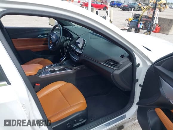 ✅ 2020 Cadillac CT4 Premium Luxury • VIN: 1G6DB5RL7L0147641 • Lot: 43488759. Wystawiony na IAAI z przebiegiem 82 491 mil. Bezpłatny archiwum sprzedaży aukcyjnych z USA i szczegółowy raport historii pojazdu na DreamBid. Zdjęcie 5.