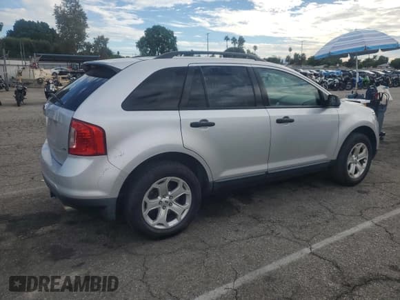 ✅ 2014 Ford Edge SE • VIN: 2FMDK4GC4EBB30321 • Lot: 81233705. Wystawiony na Copart z przebiegiem 181 016 mil. Bezpłatny archiwum sprzedaży aukcyjnych z USA i szczegółowy raport historii pojazdu na DreamBid. Zdjęcie 3.