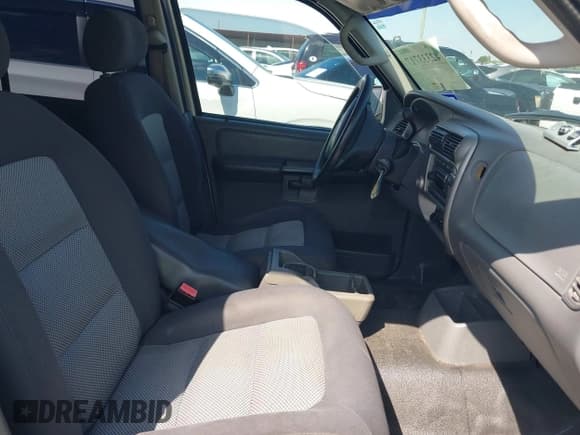 ✅ 2005 Ford Explorer Sport Trac XLS • VIN: 1FMZU67K55UB51918 • Lot: 42333717. Wystawiony na IAAI z przebiegiem 177 630 mil. Bezpłatny archiwum sprzedaży aukcyjnych z USA i szczegółowy raport historii pojazdu na DreamBid. Zdjęcie 5.