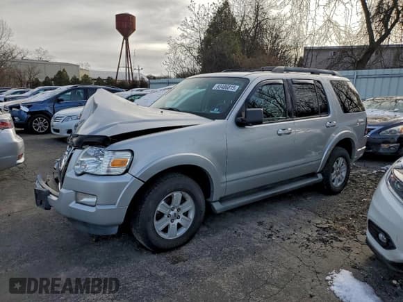 ✅ 2009 Ford Explorer XLT • VIN: 1FMEU73E29UA42083 • Lot: 93486815. Wystawiony na Copart z przebiegiem 127 763 mil. Bezpłatny archiwum sprzedaży aukcyjnych z USA i szczegółowy raport historii pojazdu na DreamBid. Zdjęcie 1.