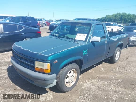 1995 Dodge Dakota с VIN 1B7FL26X1SW930958, выставлен на аукционе IAAI как лот 42517165 с пробегом 168 399 миль миль и . История ставок и продаж доступна на DreamBid. Изображение 2.