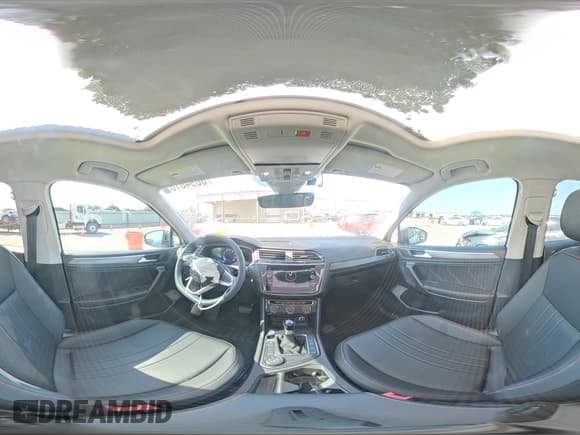 ✅ 2024 Volkswagen Tiguan SE • VIN: 3VVMB7AX0RM203935 • Lot: 80948165. Listed on Copart with 20,128 mi. Free auction sales archive from the USA and detailed vehicle history report at DreamBid. Image 16.