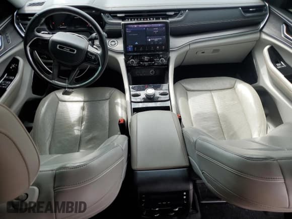 ✅ 2021 Jeep Grand Cherokee Overland • VIN: 1C4RJKDG3M8145547 • Lot: 53873905. Wystawiony na Copart z przebiegiem 63 361 mil. Bezpłatny archiwum sprzedaży aukcyjnych z USA i szczegółowy raport historii pojazdu na DreamBid. Zdjęcie 8.