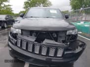 ✅ 2018 Jeep Grand Cherokee Altitude • VIN: 1C4RJEAG1JC430441 • Lot: 42320182. Wystawiony na IAAI z przebiegiem 117 110 mil. Bezpłatny archiwum sprzedaży aukcyjnych z USA i szczegółowy raport historii pojazdu na DreamBid. Zdjęcie 6.