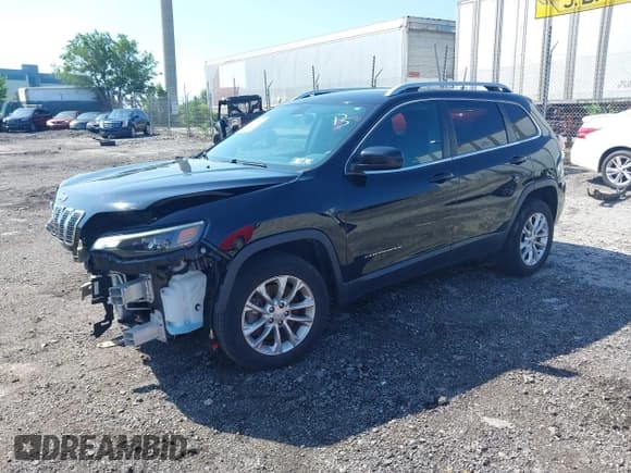 ✅ 2019 Jeep Cherokee Latitude • VIN: 1C4PJLCX6KD380768 • Lot: 42550106. Listed on IAAI with 61,507 mi. Free auction sales archive from the USA and detailed vehicle history report at DreamBid. Image 2.