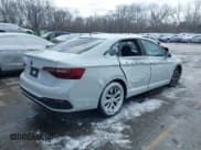 ✅ 2022 Volkswagen Jetta S • VIN: 3VWCM7BU8NM009170 • Lot: 41674485. Wystawiony na IAAI z przebiegiem 33 537 mil. Bezpłatny archiwum sprzedaży aukcyjnych z USA i szczegółowy raport historii pojazdu na DreamBid. Zdjęcie 4.