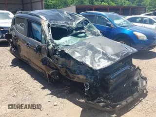 ✅ 2023 Jeep Renegade Latitude • VIN: ZACNJDB13PPP69738 • Lot: 42293470. Wystawiony na IAAI z przebiegiem Nie podano. Bezpłatny archiwum sprzedaży aukcyjnych z USA i szczegółowy raport historii pojazdu na DreamBid. Zdjęcie 1.