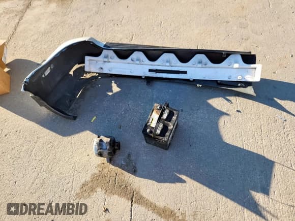 ✅ 2002 Lexus RX 300 • VIN: JTJGF10UX20141292 • Lot: 85923545. Wystawiony na Copart z przebiegiem 163 737 mil. Bezpłatny archiwum sprzedaży aukcyjnych z USA i szczegółowy raport historii pojazdu na DreamBid. Zdjęcie 13.