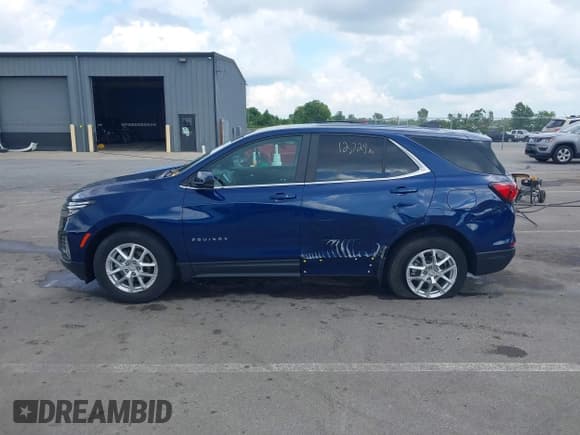 ✅ 2023 Chevrolet Equinox LT • VIN: 3GNAXUEG1PL111593 • Lot: 42964454. Wystawiony na IAAI z przebiegiem 12 729 mil. Bezpłatny archiwum sprzedaży aukcyjnych z USA i szczegółowy raport historii pojazdu na DreamBid. Zdjęcie 14.