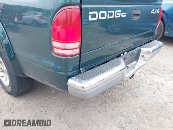 ✅ 2000 Dodge Dakota Sport • VIN: 1B7GG2AN4YS760836 • Lot: 42472312. Wystawiony na IAAI z przebiegiem 230 401 mil. Bezpłatny archiwum sprzedaży aukcyjnych z USA i szczegółowy raport historii pojazdu na DreamBid. Zdjęcie 6.