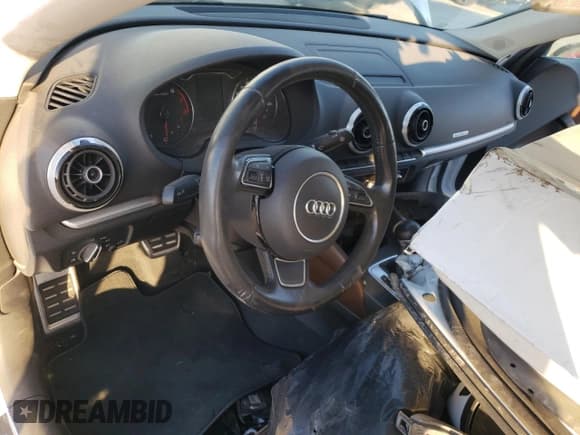 ✅ 2015 Audi A3 Prestige • VIN: WAUKFGFF8F1053833 • Лот: 78140744. Опубликован ранее на Copart с пробегом 113 164 миль. Бесплатный доступ к архиву аукционных продаж из США и подробный отчёт об истории автомобиля на DreamBid. Изображение 8.