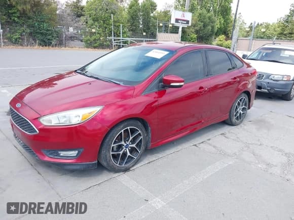 ✅ 2015 Ford Focus SE • VIN: 1FADP3F29FL241737 • Lot: 42464593. Wystawiony na IAAI z przebiegiem 171 498 mil. Bezpłatny archiwum sprzedaży aukcyjnych z USA i szczegółowy raport historii pojazdu na DreamBid. Zdjęcie 2.