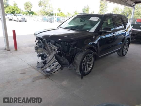 2018 Ford Explorer Limited z VIN 1FM5K7F80JGA82810, wystawiony jako IAAI lot #43509520 z przebiegiem 151 555 mil mil oraz . Historia ofert i sprzedaży dostępna na DreamBid. Obrazek 18.