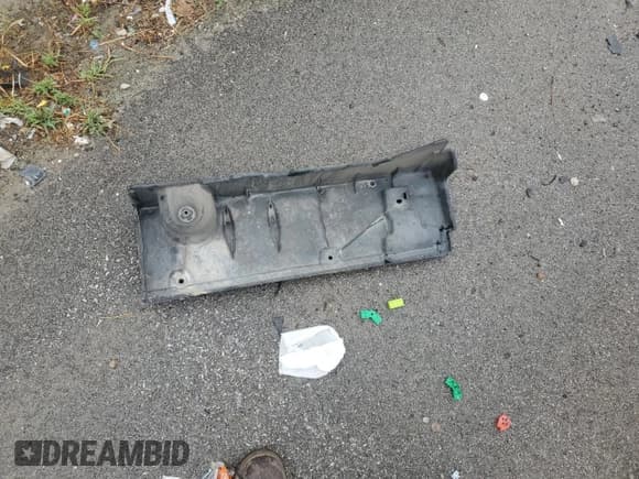 ✅ 2018 Toyota Prius Two • VIN: JTDKBRFUXJ3072356 • Лот: 81374305. Опубликован ранее на Copart с пробегом 207 832 миль. Бесплатный доступ к архиву аукционных продаж из США и подробный отчёт об истории автомобиля на DreamBid. Изображение 12.