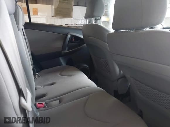 ✅ 2006 Toyota RAV4 Limited • VIN: JTMZD31V465015555 • Lot: 43793120. Listed on IAAI with 196,538 mi. Free auction sales archive from the USA and detailed vehicle history report at DreamBid. Image 8.