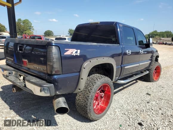 ✅ 2006 GMC Sierra 1500 SLE2 • VIN: 2GTEK13T661242199 • Lot: 70198294. Wystawiony na Copart z przebiegiem 143 288 mil. Bezpłatny archiwum sprzedaży aukcyjnych z USA i szczegółowy raport historii pojazdu na DreamBid. Zdjęcie 3.