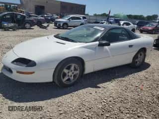 1997 Chevrolet Camaro Z28 z VIN 2G1FP22P6V2122016, wystawiony jako Copart lot #58410494 z przebiegiem 168 579 mil mil oraz Szkoda całkowita • Salvage title. Historia ofert i sprzedaży dostępna na DreamBid. Obrazek 1.