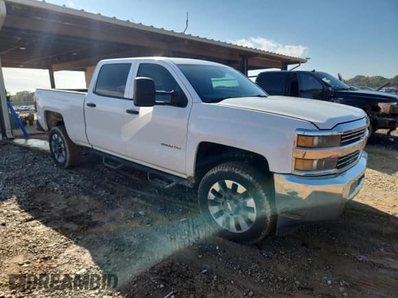 ✅ 2015 Chevrolet Silverado 2500HD Work Truck • VIN: 1GC1KUEG1FF151141 • Lot: 89555005. Listed on Copart with 224,444 mi. Free auction sales archive from the USA and detailed vehicle history report at DreamBid. Image 4.