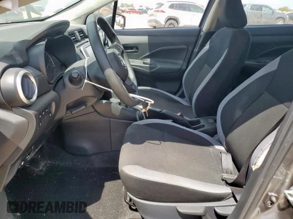 ✅ 2025 Nissan Versa S • VIN: 3N1CN8DV0SL814032 • Лот: 80908455. Опубликован ранее на Copart с пробегом 16 229 миль. Бесплатный доступ к архиву аукционных продаж из США и подробный отчёт об истории автомобиля на DreamBid. Изображение 7.