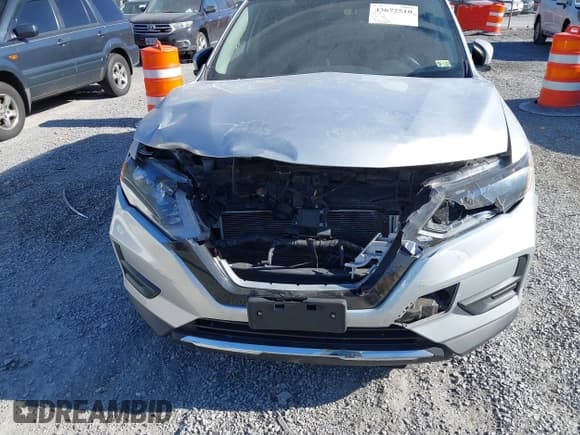 ✅ 2018 Nissan Rogue S • VIN: KNMAT2MV1JP594040 • Lot: 43672510. Listed on IAAI with 77,109 mi. Free auction sales archive from the USA and detailed vehicle history report at DreamBid. Image 6.