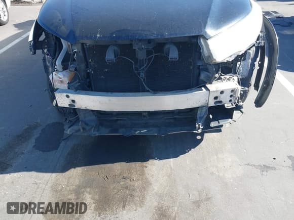 ✅ 2015 Toyota Highlander XLE • VIN: 5TDKKRFH9FS097144 • Лот: 43702148. Опубликован ранее на IAAI с пробегом 296 361 миль. Бесплатный доступ к архиву аукционных продаж из США и подробный отчёт об истории автомобиля на DreamBid. Изображение 6.