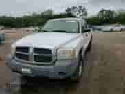 2007 Dodge Dakota ST с VIN 1D7HE28K37S200672, выставлен на аукционе Copart как лот 52682114 с пробегом 135 041 миль миль и Списание • Salvage title. История ставок и продаж доступна на DreamBid. Изображение 10.