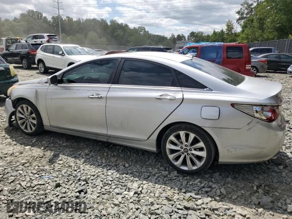 ✅ 2011 Hyundai Sonata SE • VIN: 5NPEC4AC8BH232400 • Lot: 68421144. Listed on Copart with 150,626 mi. Free auction sales archive from the USA and detailed vehicle history report at DreamBid. Image 2.