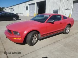 ✅ 2007 Ford Mustang Deluxe • VIN: 1ZVFT80N375219413 • Lot: 87261755. Listed on Copart with 131,762 mi. Free auction sales archive from the USA and detailed vehicle history report at DreamBid. Image 1.