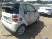 ✅ 2009 Smart fortwo Passion • VIN: WMEEK31X99K221919 • Lot: 42173405. Wystawiony na IAAI z przebiegiem Nie podano. Bezpłatny archiwum sprzedaży aukcyjnych z USA i szczegółowy raport historii pojazdu na DreamBid. Zdjęcie 4.