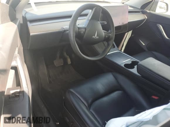 ✅ 2022 Tesla Model Y Long Range • VIN: 7SAYGDEE6NF432419 • Lot: 54104475. Wystawiony na Copart z przebiegiem 88 930 mil. Bezpłatny archiwum sprzedaży aukcyjnych z USA i szczegółowy raport historii pojazdu na DreamBid. Zdjęcie 8.