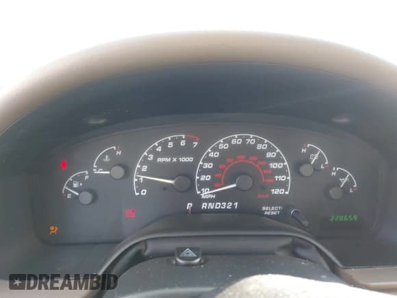 ✅ 2002 Ford Explorer XLS • VIN: 1FMZU72E22UC92870 • Lot: 43871339. Listed on IAAI with 228,659 mi. Free auction sales archive from the USA and detailed vehicle history report at DreamBid. Image 7.