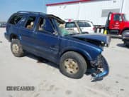 ✅ 1999 Chevrolet Blazer LT • VIN: 1GNDT13W6X2151512 • Lot: 41823548. Wystawiony na IAAI z przebiegiem Nie podano. Bezpłatny archiwum sprzedaży aukcyjnych z USA i szczegółowy raport historii pojazdu na DreamBid. Zdjęcie 1.