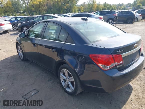 ✅ 2015 Chevrolet Cruze LT • VIN: 1G1PE5SB6F7248693 • Lot: 43343845. Wystawiony na IAAI z przebiegiem 161 384 mil. Bezpłatny archiwum sprzedaży aukcyjnych z USA i szczegółowy raport historii pojazdu na DreamBid. Zdjęcie 3.