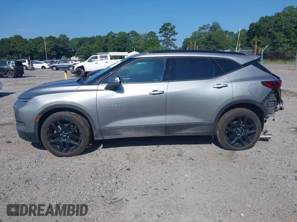 ✅ 2024 Chevrolet Blazer LT • VIN: 3GNKBDR47RS181725 • Lot: 42534532. Listed on IAAI with 26,004 mi. Free auction sales archive from the USA and detailed vehicle history report at DreamBid. Image 15.