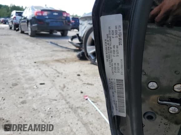 ✅ 2018 Dodge Challenger SXT Plus • VIN: 2C3CDZAG3JH317807 • Lot: 56797264. Wystawiony na Copart z przebiegiem Nie podano. Bezpłatny archiwum sprzedaży aukcyjnych z USA i szczegółowy raport historii pojazdu na DreamBid. Zdjęcie 13.