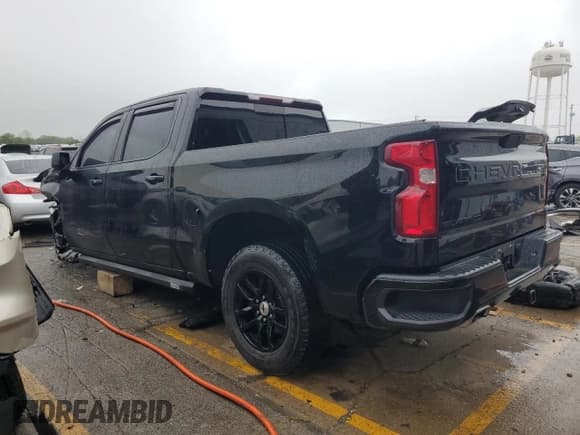✅ 2020 Chevrolet Silverado 1500 RST • VIN: 3GCUYEED1LG219021 • Lot: 72765814. Wystawiony na Copart z przebiegiem 45 649 mil. Bezpłatny archiwum sprzedaży aukcyjnych z USA i szczegółowy raport historii pojazdu na DreamBid. Zdjęcie 2.