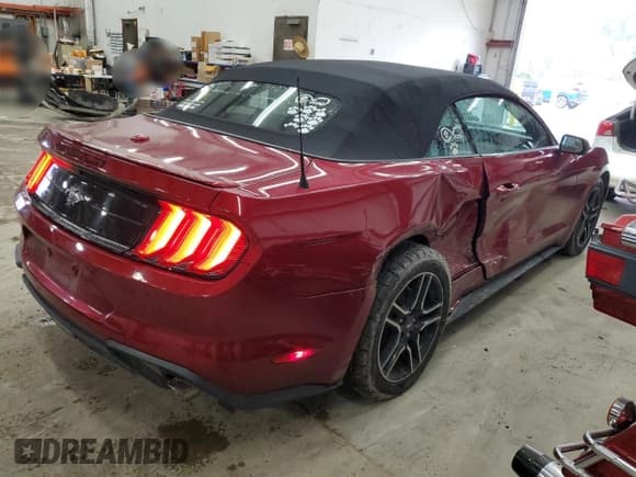✅ 2019 Ford Mustang EcoBoost Premium • VIN: 1FATP8UH7K5103872 • Lot: 82412685. Wystawiony na Copart z przebiegiem 43 098 mil. Bezpłatny archiwum sprzedaży aukcyjnych z USA i szczegółowy raport historii pojazdu na DreamBid. Zdjęcie 3.