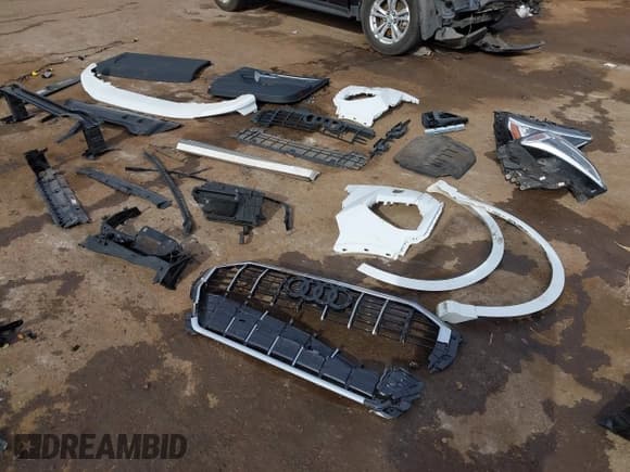 ✅ 2024 Audi Q3 S line Premium • VIN: WA1DECF37R1084843 • Lot: 43735599. Listed on IAAI with 10,462 mi. Free auction sales archive from the USA and detailed vehicle history report at DreamBid. Image 19.