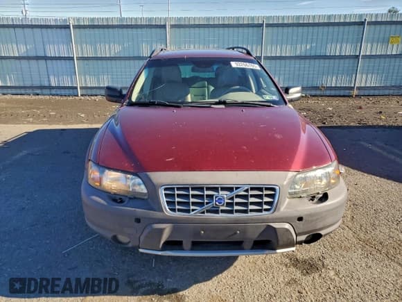 ✅ 2004 Volvo V70 XC Cross Country • VIN: YV1SZ59H841130350 • Lot: 93266765. Wystawiony na Copart z przebiegiem 185 158 mil. Bezpłatny archiwum sprzedaży aukcyjnych z USA i szczegółowy raport historii pojazdu na DreamBid. Zdjęcie 5.