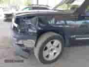 ✅ 2005 Chevrolet Silverado 1500 LS • VIN: 2GCEC19T851358412 • Lot: 43306552. Wystawiony na IAAI z przebiegiem 288 244 mil mil. Skorzystaj z bezpłatnego archiwum sprzedaży aukcyjnych z USA i zobacz szczegółowy raport historii pojazdu na DreamBid. Zdjęcie 6.